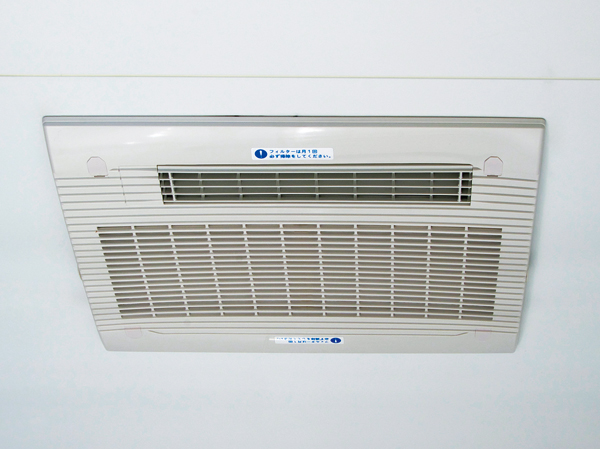 Bathing-wash room.  [24-hour ventilation function with bathroom ventilation drying heater] Convenient for laundry drying, such as the rainy season. It is with a 24-hour ventilation function.