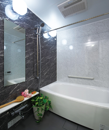 Bathing-wash room.  [Bathroom] Tub, Loose and wrapped the body, It is a bow-type tub of soft line that gives the peace.