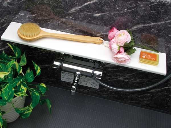 Bathing-wash room.  [Visor counter] The faucet installation with depth minimum design + wall, Widely ensure the effective depth of the washing place. Room is born in the washing place.