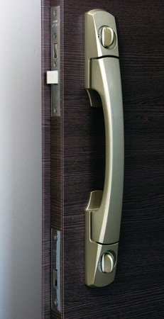 Security.  [Sickle dead bolt and the push-pull handle, Double lock lock] Established the first plate through the double lock and the door head portion of sickle dead bolt lock. Supports the prevention pry-open. (Same specifications)