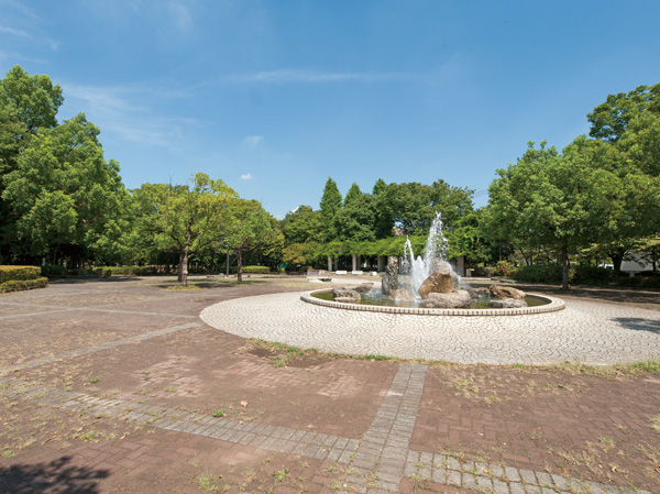 Surrounding environment. Central Park (about 560m / 7-minute walk)