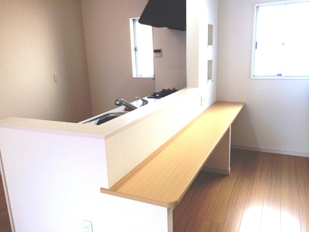 Kitchen.  [1 Building] Family space ・  ・ Enjoy the personal computer and reading while feeling the signs of family, Family is a space that can be used by everyone. It is also ideal for study of children. (November 2013) Shooting