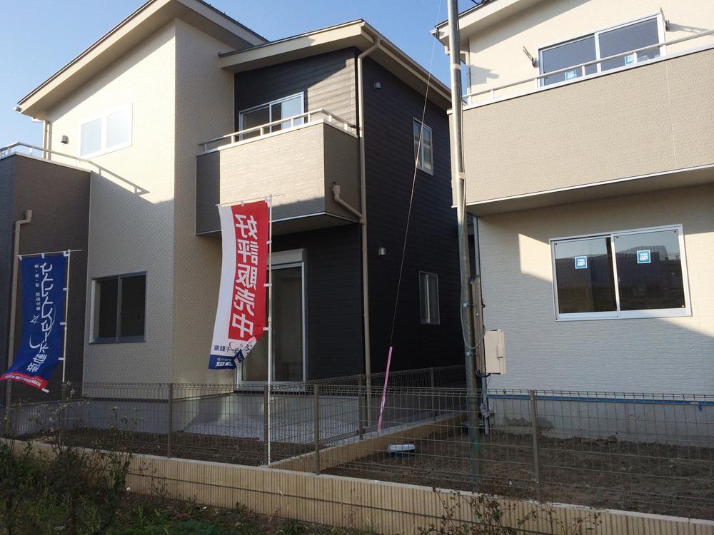 Local appearance photo.  [Building 3] Jaco and the straight line is characterized by stylish appearance (November 2013) Shooting