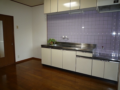 Kitchen. Dining kitchen 6 Pledge