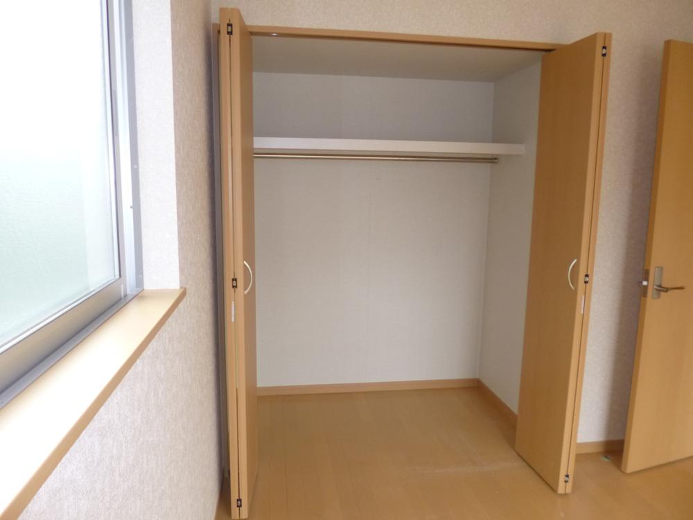 Receipt. Example of construction. There is all the living room storage. 