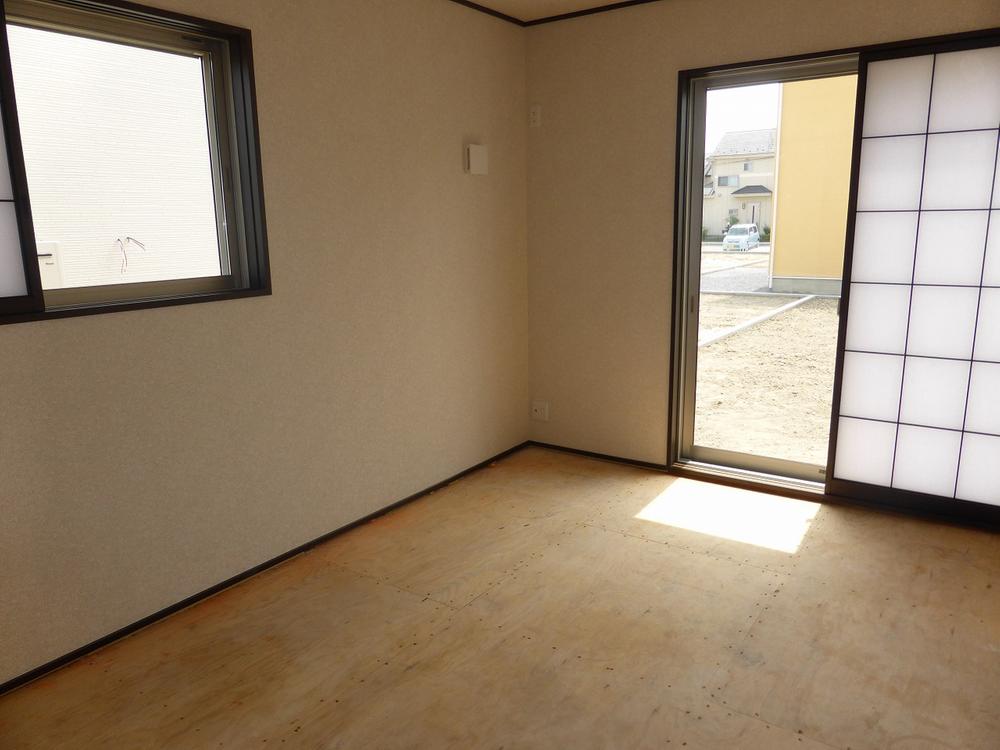 Other introspection. Example of construction. 6 Pledge of Japanese-style room. It is bright and calm space in the two-sided lighting. 