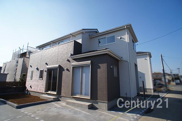 Local appearance photo. Building 2