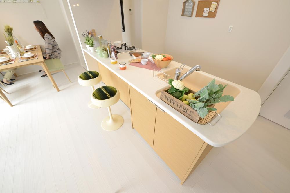 Kitchen. Full flat kitchen of the beautiful to the eye YAMAHA. 