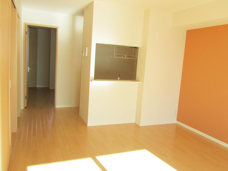 Living and room. Bright color cross accents