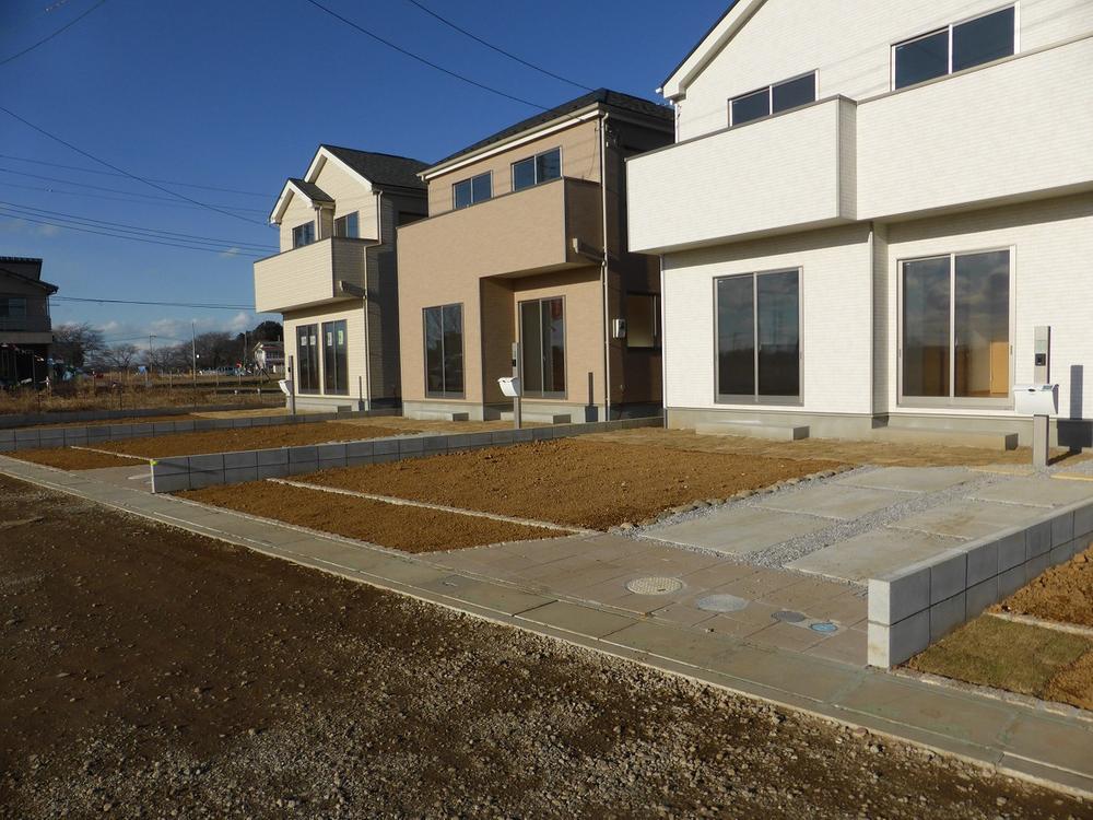 Local photos, including front road