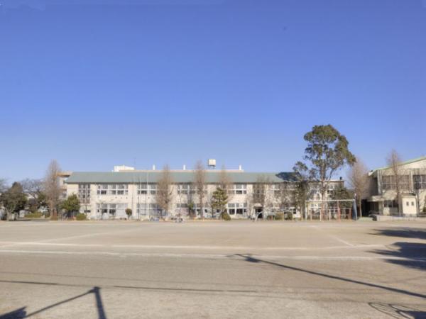 Primary school. 200m to East Elementary School