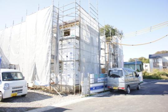 Local photos, including front road. Local Photos