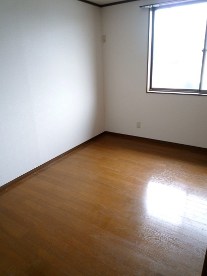 Living and room. Western-style 6 Pledge