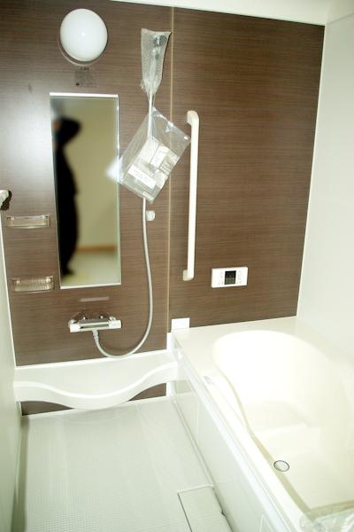 Bathroom. Local (11 May 2013) Shooting