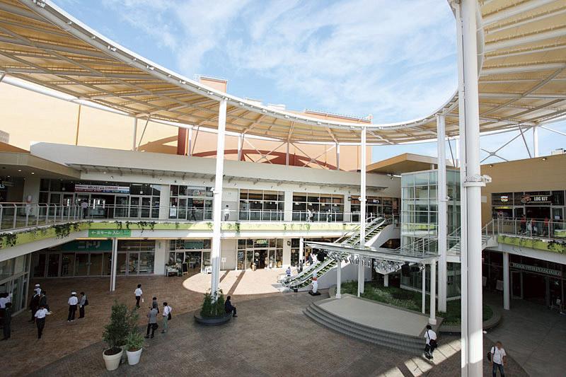 Shopping centre. Not much tired can have one day 1000m to LaLaport Shinmisato, It is colorfully visiting fun and convenient store. Living environment of charm even without the outing would probably be enough to be in the majority at the nearest station. 