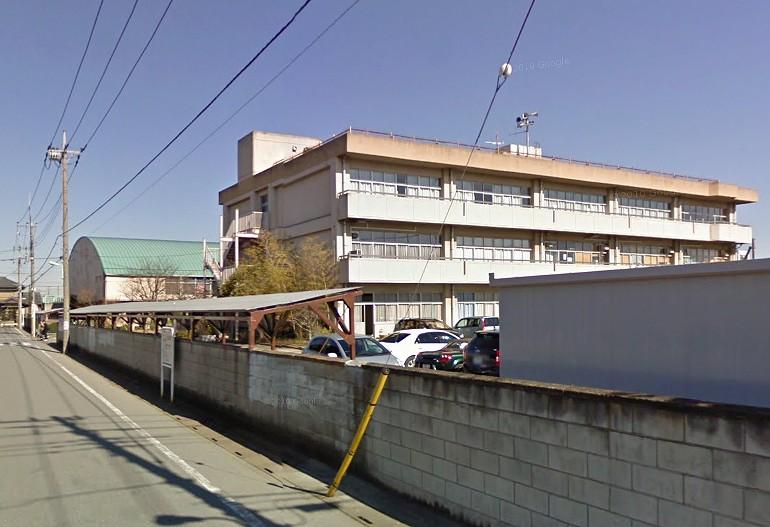 Junior high school. 1100m to the south junior high school