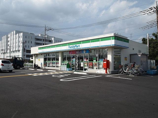 Convenience store. Until FamilyMart 400m