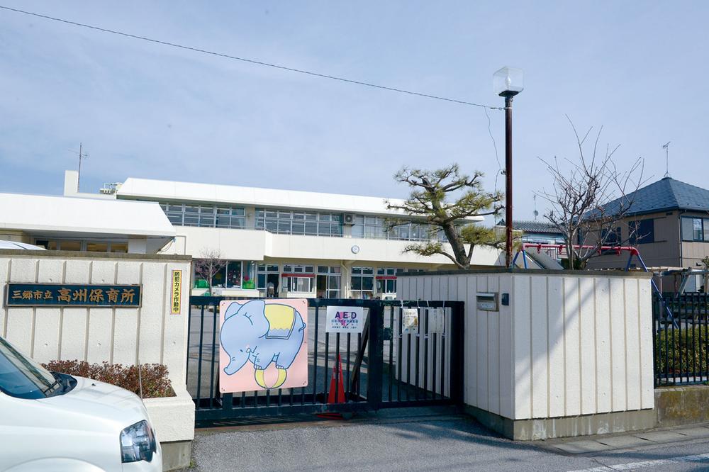 kindergarten ・ Nursery. Gaozhou wider 320m Garden garden to nursery school, Playground equipment is also fulfilling nursery. Also spend freely small children. 