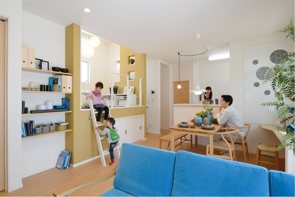 Same specifications photos (living).  ◆ Skip DEN ◆ 