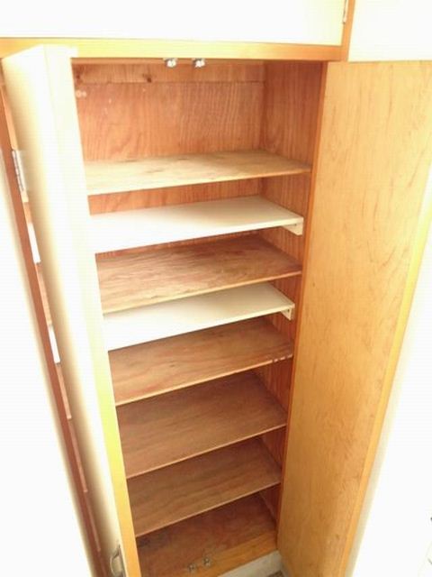 Entrance. Large shoebox. I am happy to family