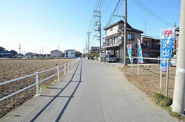 Local photos, including front road