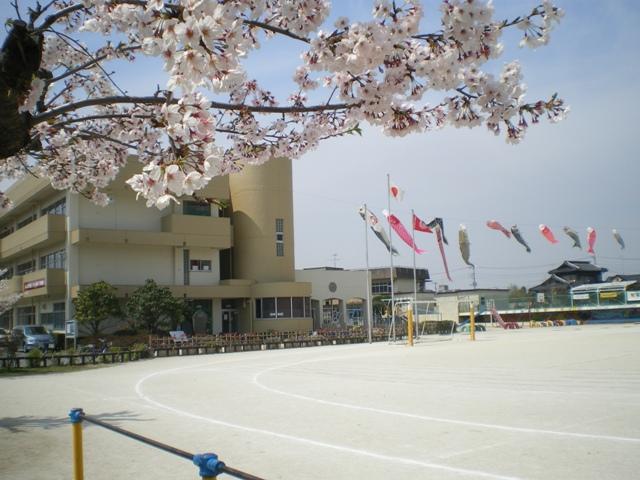 Primary school. 1030m until Yagi Township Elementary School