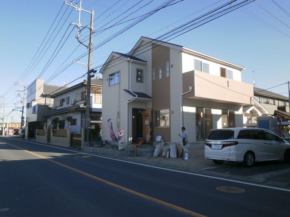 Local appearance photo. Local (12 May 2013) Shooting