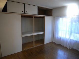 Receipt. Storage of upper closet is also convenient. 