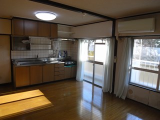 Living and room. Bright If you are south. 