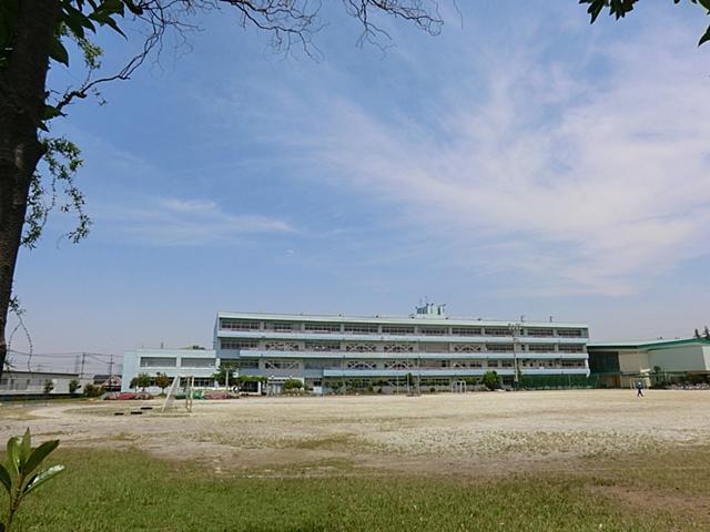 Junior high school. Misato City TatsuSakae until junior high school 1550m
