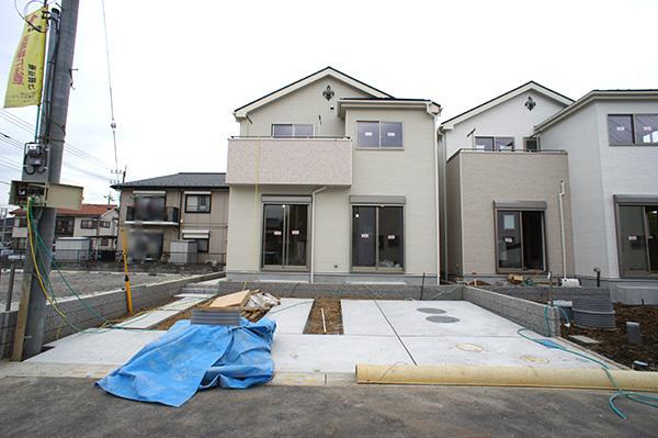 Local appearance photo. 1 Building