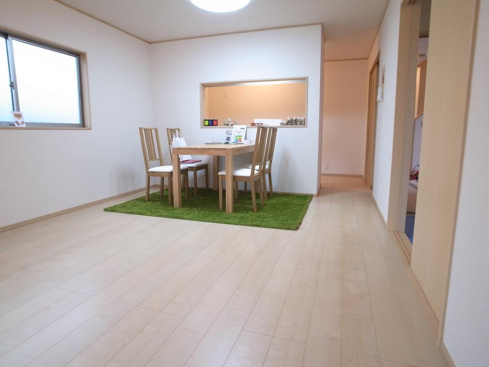 Living. Local (11 May 2013) Shooting