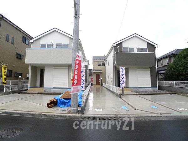 Local photos, including front road. Local (10 May 2013) Shooting