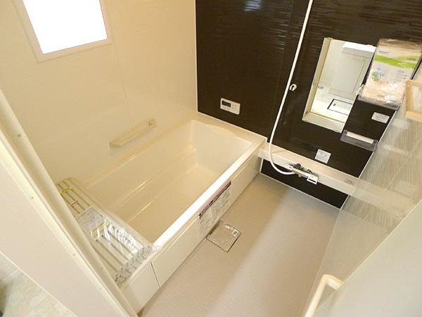 Bathroom. Indoor (10 May 2013) Shooting Building 3