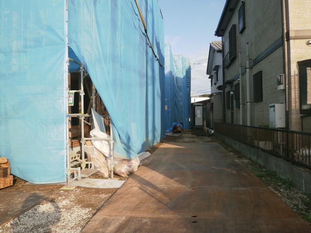 Local photos, including front road. Local (10 May 2013) Shooting