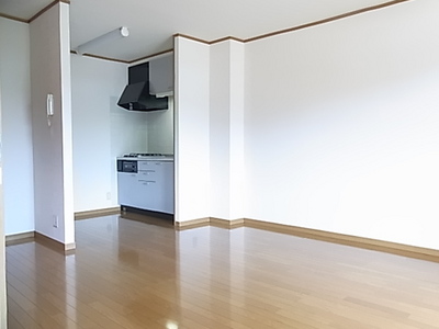 Living and room. Living spacious 11.7 Pledge