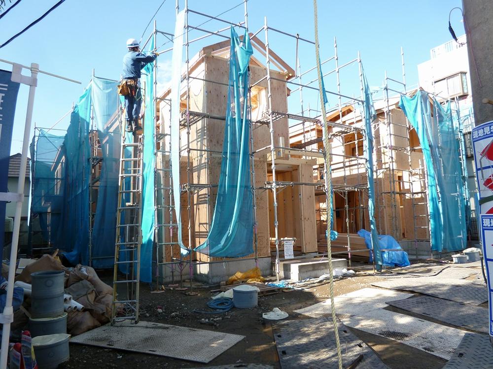 Local appearance photo. Local (11 May 2013) Shooting