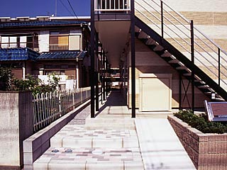 Building appearance. Living environment favorable