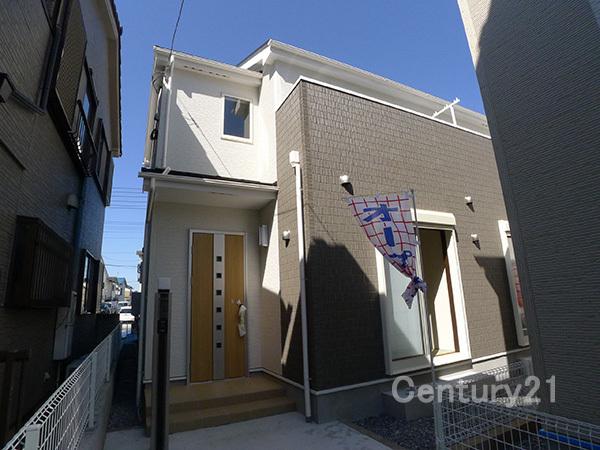 Local appearance photo. 1 Building