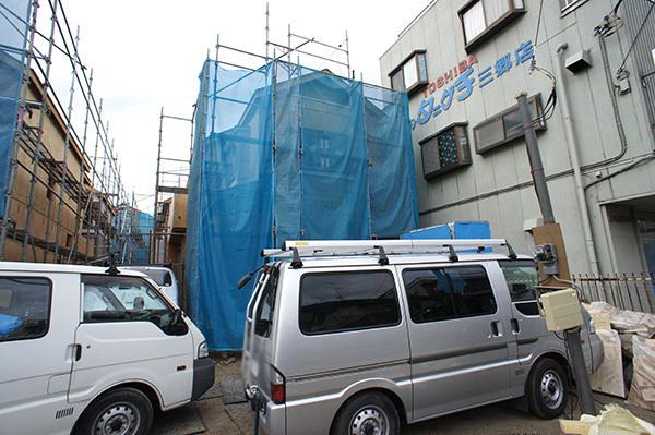 Local appearance photo. B Building