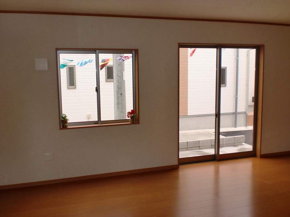 Same specifications photos (living)