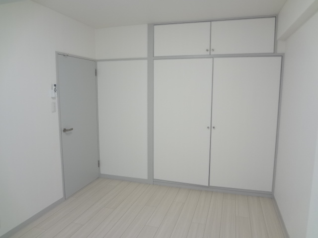 Receipt. Plenty of storage