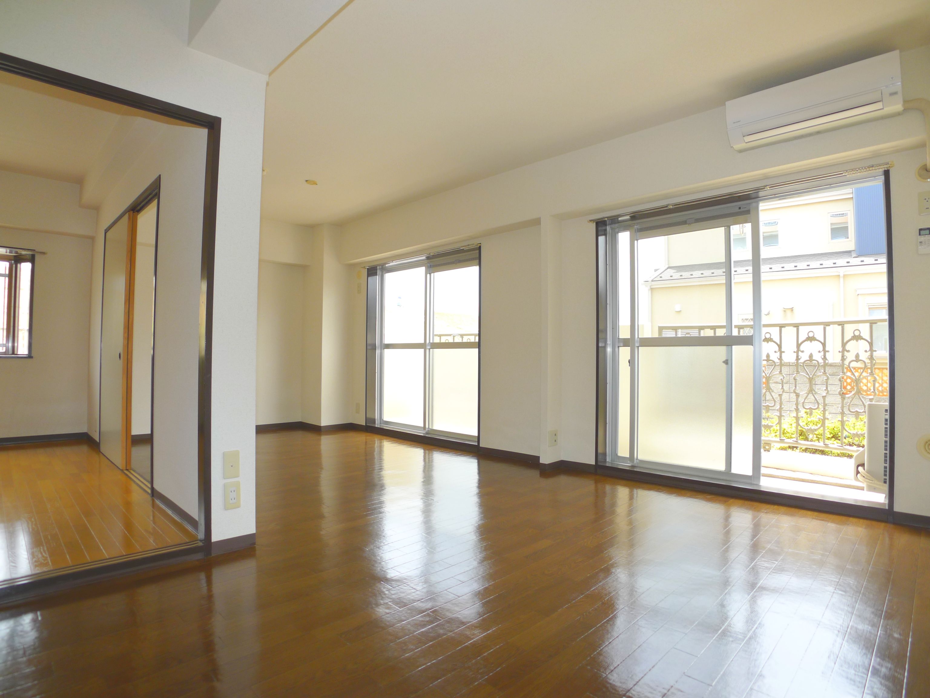 Living and room. LDK14 Pledge