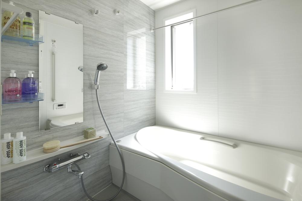 Other Equipment. Flat floor of the bathroom no steps to doorway. Beautiful luster and texture classy, High quality with excellent durability to adopt a man-made counter of charm (same specifications)