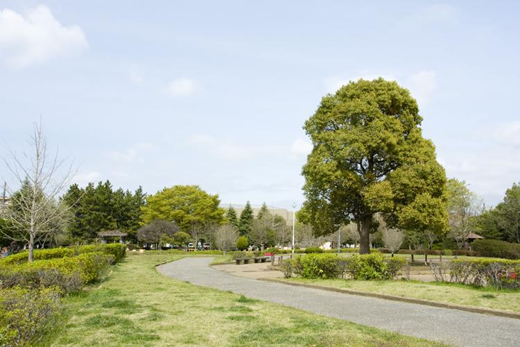 park. Large 930m green often to Waseda park ・ Dotted with small park is within walking distance. Luxury to be determined the park to go to match your mood, "Let's do go to where the park today.". 
