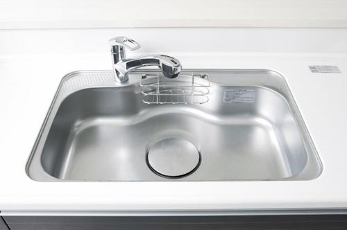 Other Equipment. Sink of wide size to reduce the sound of water wings and tableware hits the sink. Convenient Hand shower function with faucet that can be used to pull out the hose also features (same specifications)