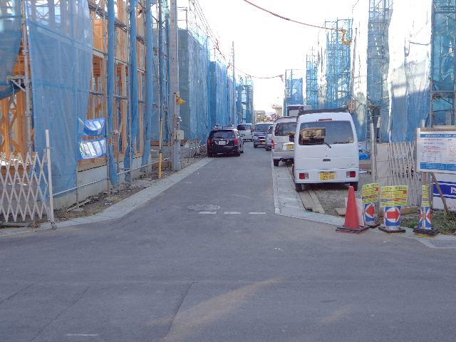 Local photos, including front road. Local (11 May 2013) Shooting