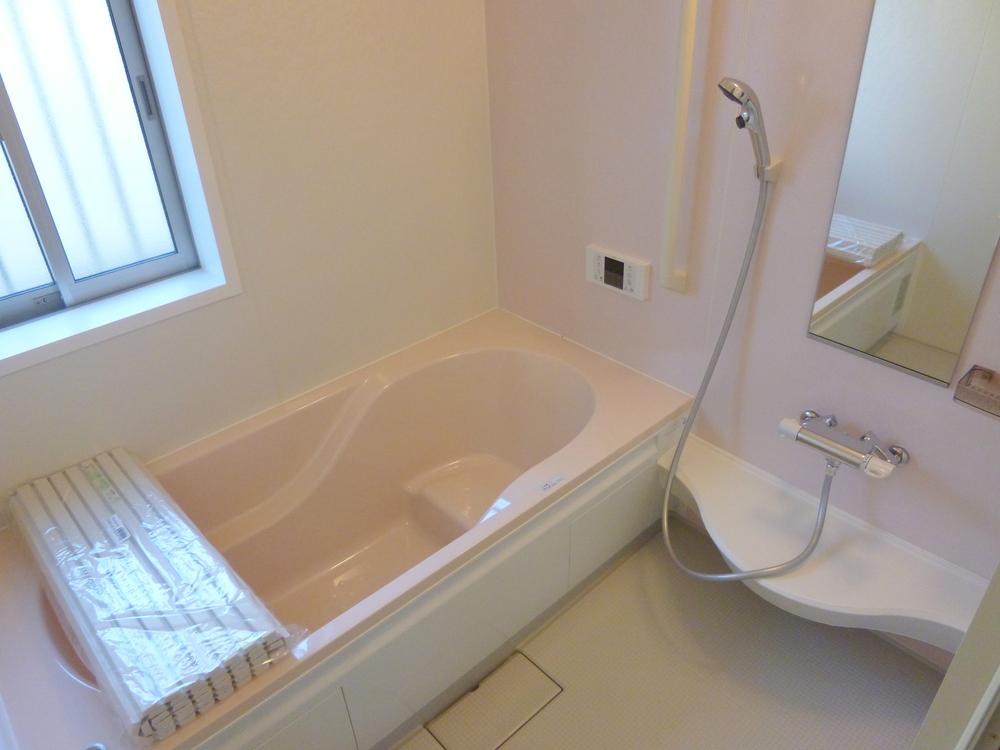 Bathroom. Indoor (12 May 2013) Shooting