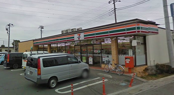 Convenience store. 240m to Seven-Eleven (convenience store)