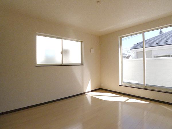 Non-living room. 1 Building